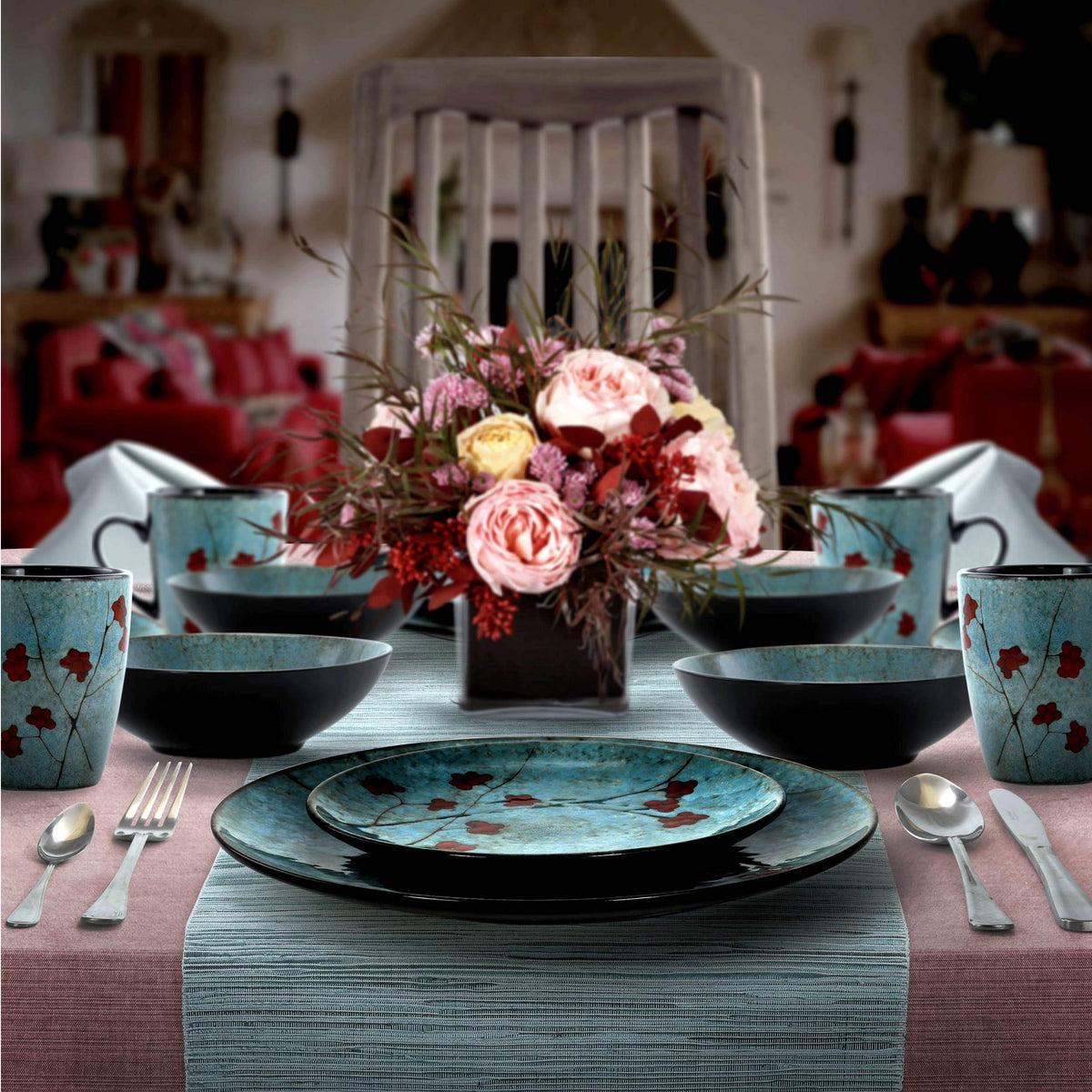 16 Piece Dinnerware Set in Blue M843860