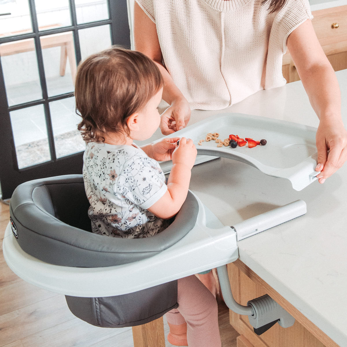 Hook-On High Chair with Tray G36024